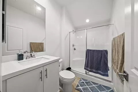 Bath - 45477 Calle Cirros, Temecula, CA 92592 photo 1 of 4