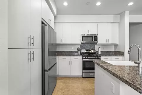 Kitchen - 45477 Calle Cirros, Temecula, CA 92592 photo 1 of 4
