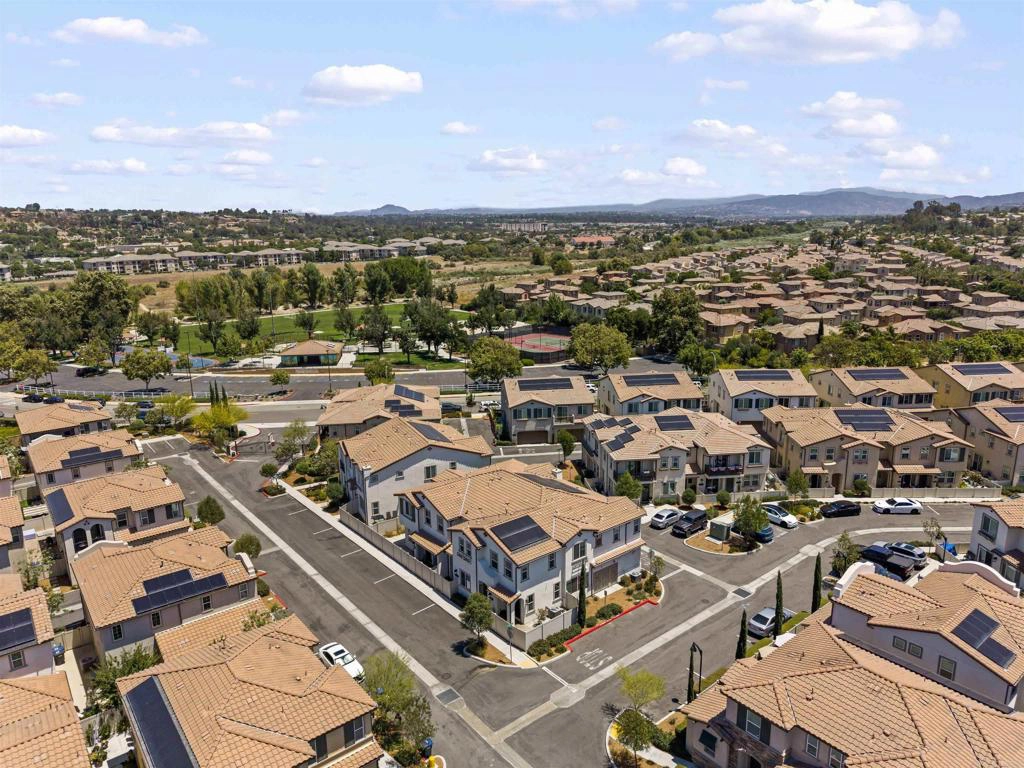 View/Area - 45477 Calle Cirros, Temecula, CA 92592 photo 4 of 12