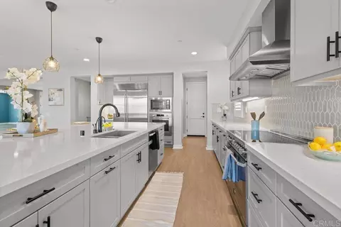 Kitchen - 39210 Stallion Dr, Palmdale, CA 93551 photo 4 of 5