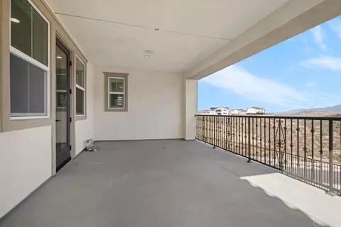 Exterior - 39210 Stallion Dr, Palmdale, CA 93551 photo 11 of 12