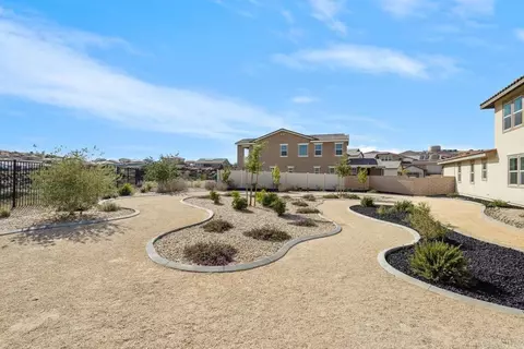Exterior - 39210 Stallion Dr, Palmdale, CA 93551 photo 10 of 12