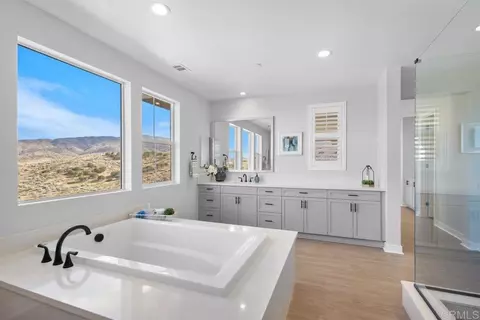 Bath - 39210 Stallion Dr, Palmdale, CA 93551 photo 2 of 7