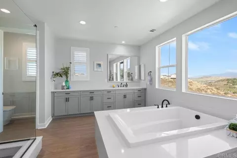 Bath - 39210 Stallion Dr, Palmdale, CA 93551 photo 3 of 7