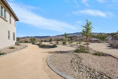 Exterior - 39210 Stallion Dr, Palmdale, CA 93551 photo 5 of 12