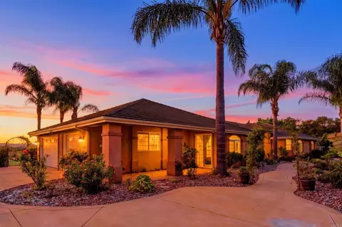Exterior - 3676 Alta Vista Dr, Fallbrook, CA 92028 photo 10 of 14