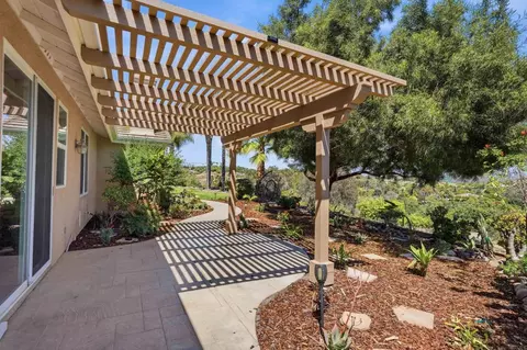 Exterior - 3676 Alta Vista Dr, Fallbrook, CA 92028 photo 1 of 14