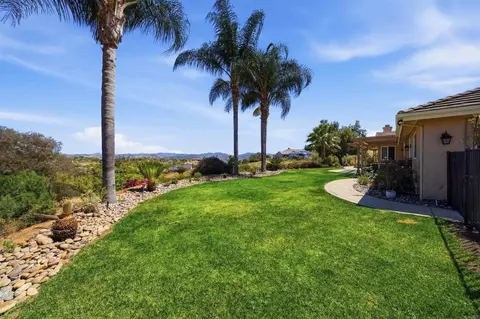 Exterior - 3676 Alta Vista Dr, Fallbrook, CA 92028 photo 4 of 14
