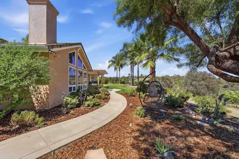 Exterior - 3676 Alta Vista Dr, Fallbrook, CA 92028 photo 6 of 14