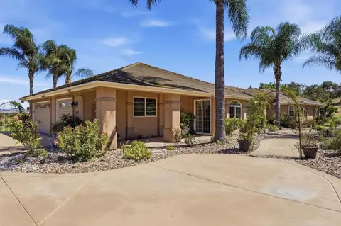 Exterior - 3676 Alta Vista Dr, Fallbrook, CA 92028 photo 12 of 14