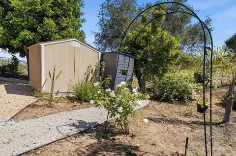 Exterior - 3676 Alta Vista Dr, Fallbrook, CA 92028 photo 9 of 14