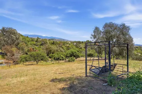 Exterior - 3676 Alta Vista Dr, Fallbrook, CA 92028 photo 7 of 14