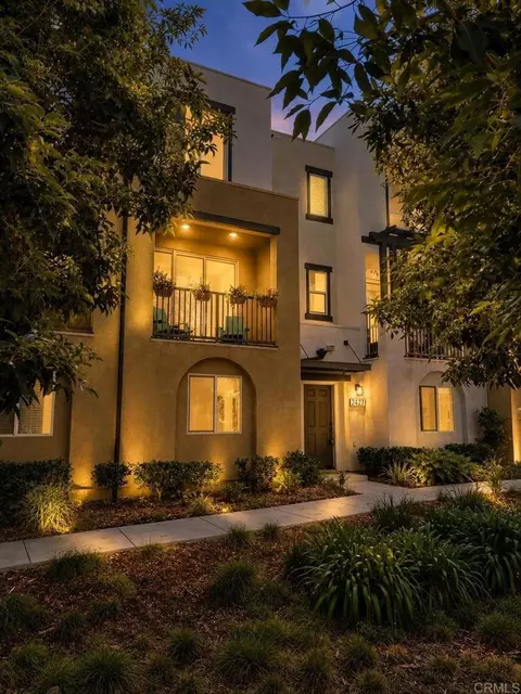 2427 Verano Way, Vista, CA 92081