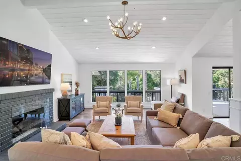 Living - 3550 Laketree Dr, Fallbrook, CA 92028 photo 2 of 3