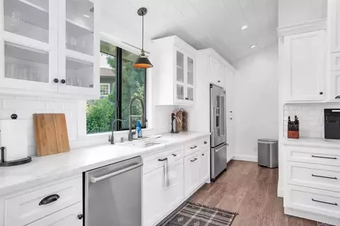 Kitchen - 3550 Laketree Dr, Fallbrook, CA 92028 photo 2 of 3