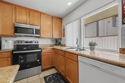 Kitchen - 615 Fredricks Ave #161, Oceanside, CA 92058 photo 2 of 4