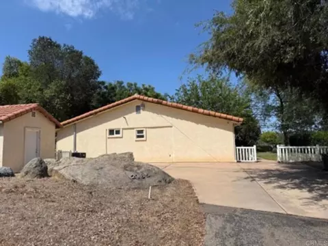 2185 Via Dieguenos, Alpine, CA 91901 photo 2
