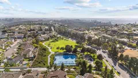 View/Area - 522 Bayona Loop, Chula Vista, CA 91910 photo 17 of 18