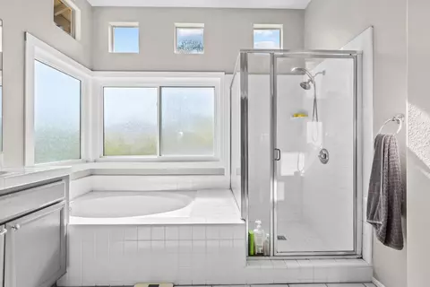 Bath - 522 Bayona Loop, Chula Vista, CA 91910 photo 3 of 6