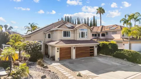 Exterior - 522 Bayona Loop, Chula Vista, CA 91910 photo 11 of 12