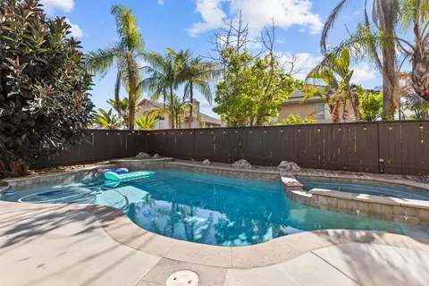 Exterior - 522 Bayona Loop, Chula Vista, CA 91910 photo 6 of 12