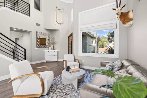 Living - 522 Bayona Loop, Chula Vista, CA 91910 photo 3 of 8