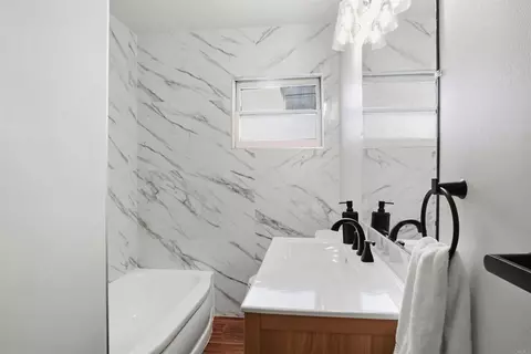 Bath - 246 Elm Ave, Imperial Beach, CA 91932 photo 1 of 8