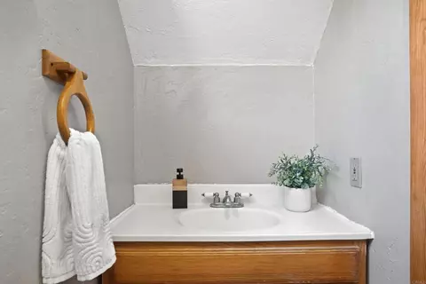 Bath - 246 Elm Ave, Imperial Beach, CA 91932 photo 5 of 8