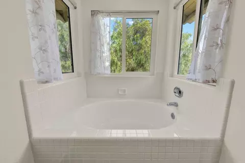 Bath - 1041 Fairhill Ter, Spring Valley, CA 91977 photo 4 of 6