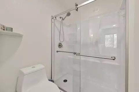 Bath - 1041 Fairhill Ter, Spring Valley, CA 91977 photo 5 of 6