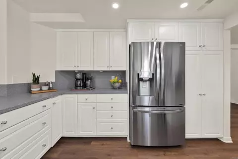 Kitchen - 1041 Fairhill Ter, Spring Valley, CA 91977 photo 2 of 3