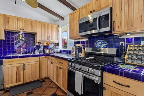 410 Santa Clara Dr, Vista, CA 92083