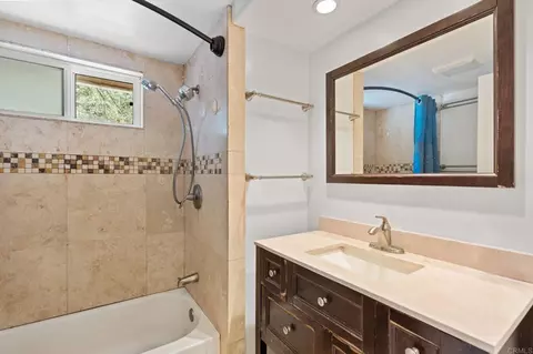 Bath - 4722 Park Ln, Alpine, CA 91901 photo 1 of 1
