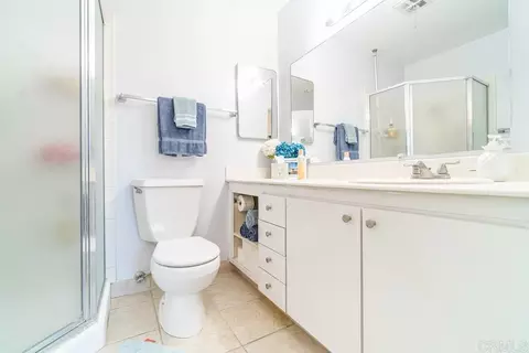 Bath - 818 E Washington Ave, Escondido, CA 92025 photo 1 of 3