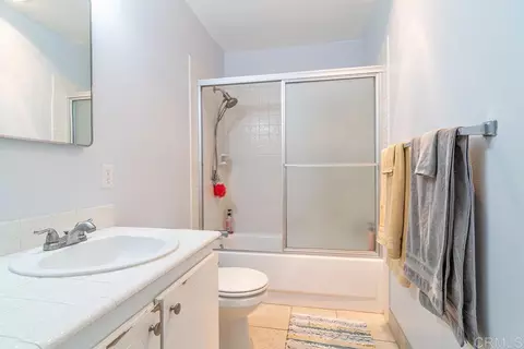 Bath - 818 E Washington Ave, Escondido, CA 92025 photo 3 of 3