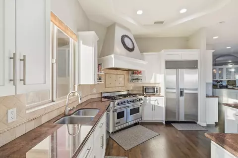 Kitchen - 14040 Iris Ln, Poway, CA 92064 photo 3 of 5