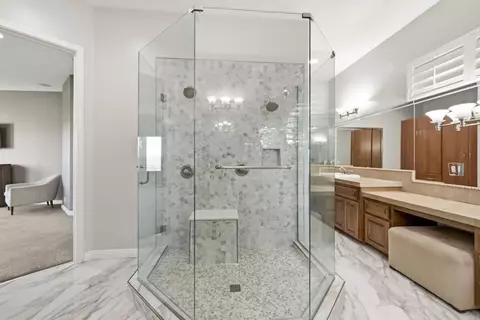Bath - 14040 Iris Ln, Poway, CA 92064 photo 5 of 8