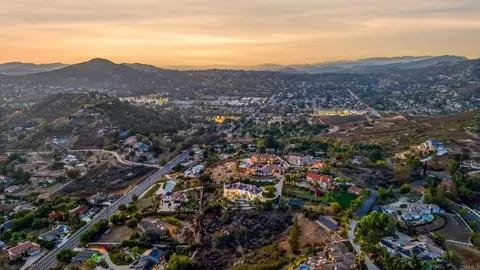 View/Area - 14040 Iris Ln, Poway, CA 92064 photo 3 of 9