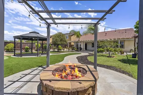Exterior - 33896 Galleron St, Temecula, CA 92592 photo 10 of 13