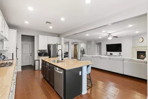 Kitchen - 33896 Galleron St, Temecula, CA 92592 photo 2 of 5