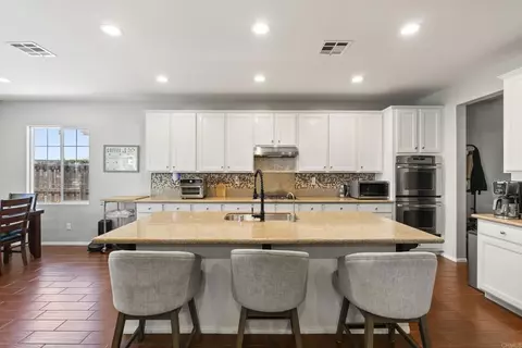 Kitchen - 33896 Galleron St, Temecula, CA 92592 photo 4 of 5