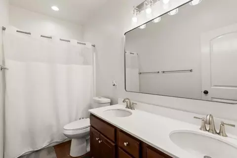 Bath - 33896 Galleron St, Temecula, CA 92592 photo 2 of 2
