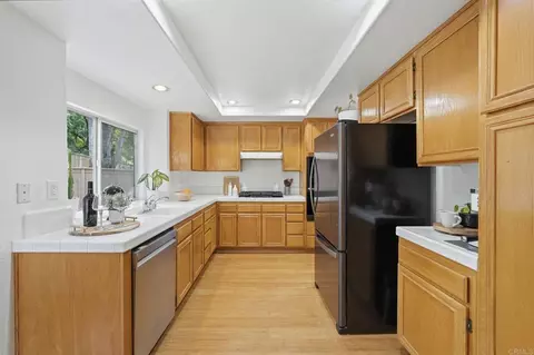 Kitchen - 1843 Centennial Way, Escondido, CA 92026 photo 4 of 5