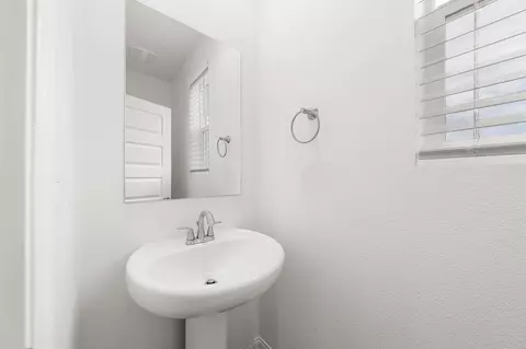 Bath - 10345 Graphite St, Spring Valley, CA 91977 photo 2 of 2