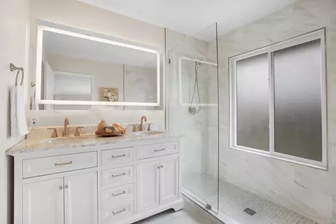 Bath - 2645 Daisy Ln, Fallbrook, CA 92028 photo 1 of 2
