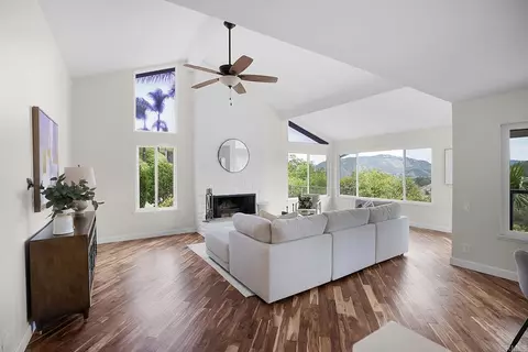 Living - 2645 Daisy Ln, Fallbrook, CA 92028 photo 3 of 3
