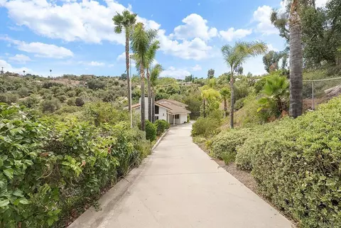 Exterior - 2645 Daisy Ln, Fallbrook, CA 92028 photo 4 of 7