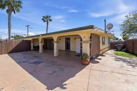 Exterior - 1032 Iris Ave, Imperial Beach, CA 91932 photo 3 of 5