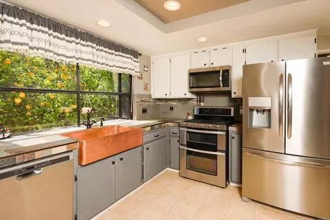 Kitchen - 11071 El Nopal, Lakeside, CA 92040 photo 1 of 2
