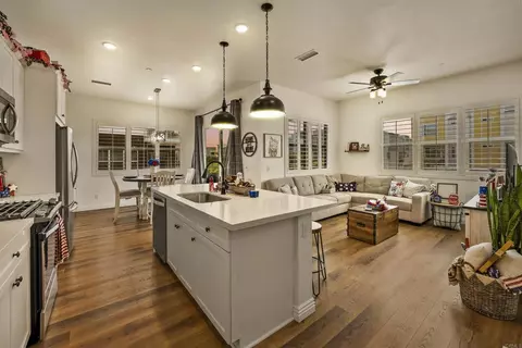 Kitchen - 3002 Bravo Loop #2, Chula Vista, CA 91915 photo 3 of 5
